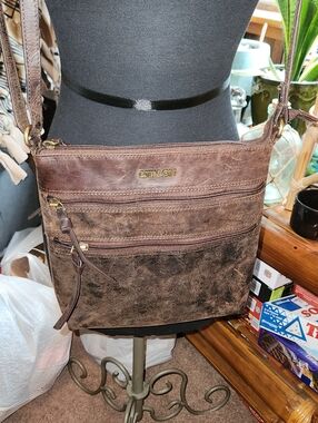 ESTALON Leather Crossbody Bag
